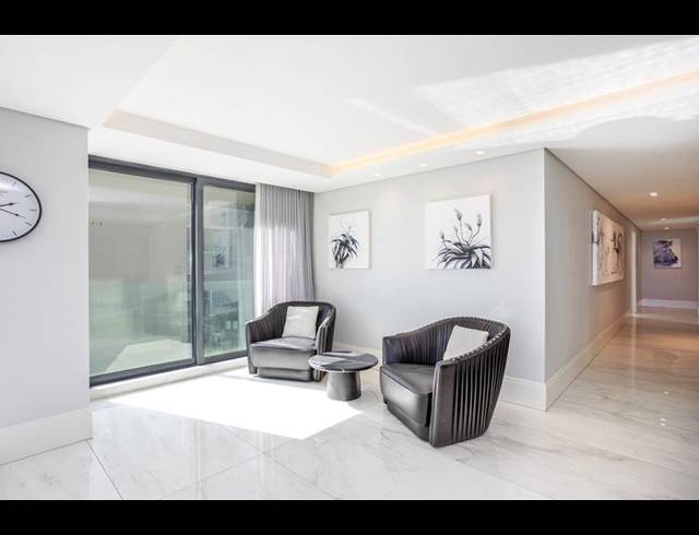 5 BEDROOM APARTMENT FOR SALE IN BANTRY BAY